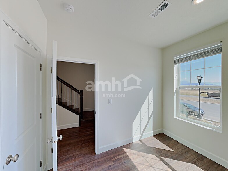 Building Photo - 6092 W South Jordan Pky