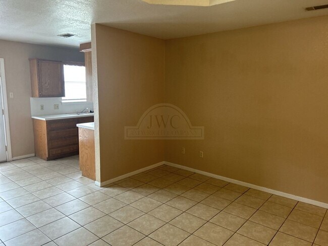 Building Photo - 2511 Bermuda Dr
