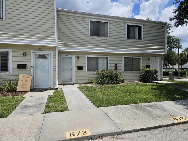 Building Photo - 672 Leslie Ct
