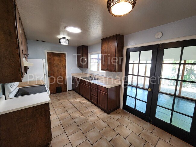 Building Photo - Cozy 2 Bed/1 Bath/ 816 Sqft House in Pleasant Hill available May 15th for lease!