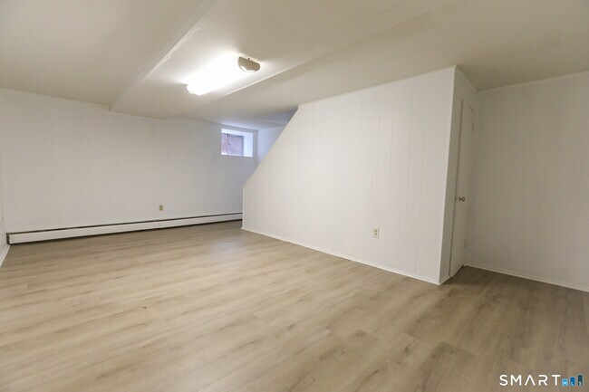 Building Photo - 1 Camelot Dr