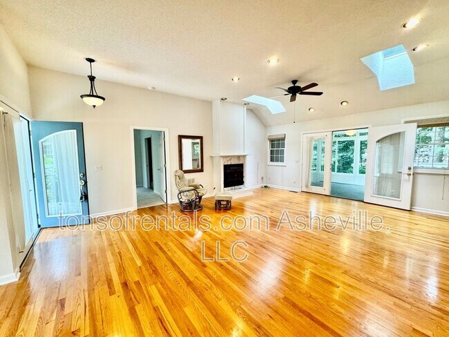 Building Photo - 200 Turkey Pine Ct