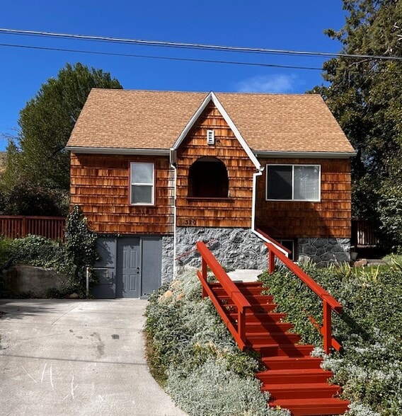 Primary Photo - 320 S Rogers St