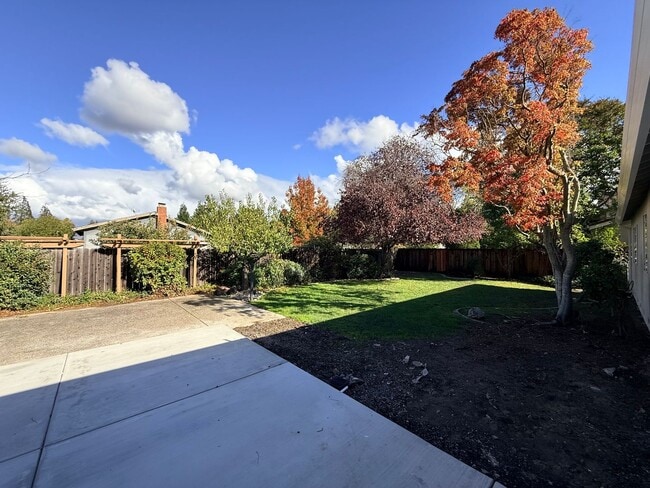 Building Photo - NEWLY RENOVATED- 4BD/2BA, Single-Family Home in Twin Creeks Area of San Ramon- Available NOW!