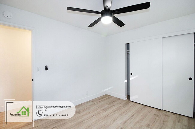 Building Photo - 30522 Sleepy Hollow Dr