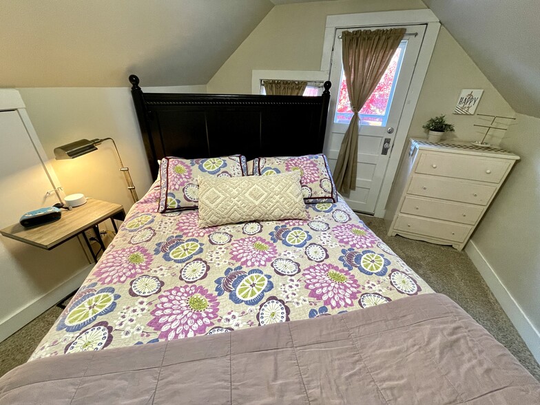 Bedroom - 3916 The Paseo