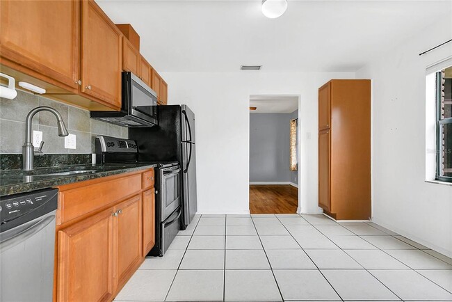 Building Photo - 1700 Ferris Ave