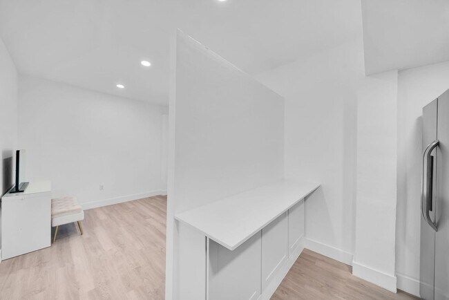 Building Photo - 128 Eucalyptus Ct