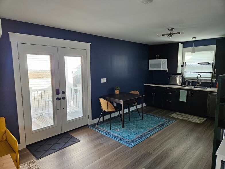 Building Photo - 3302 Delaware Ave