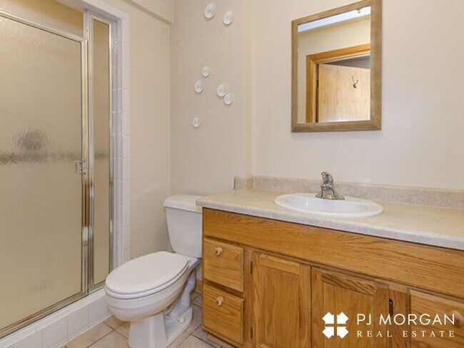 Building Photo - 16911 N Circle - Coming Soon