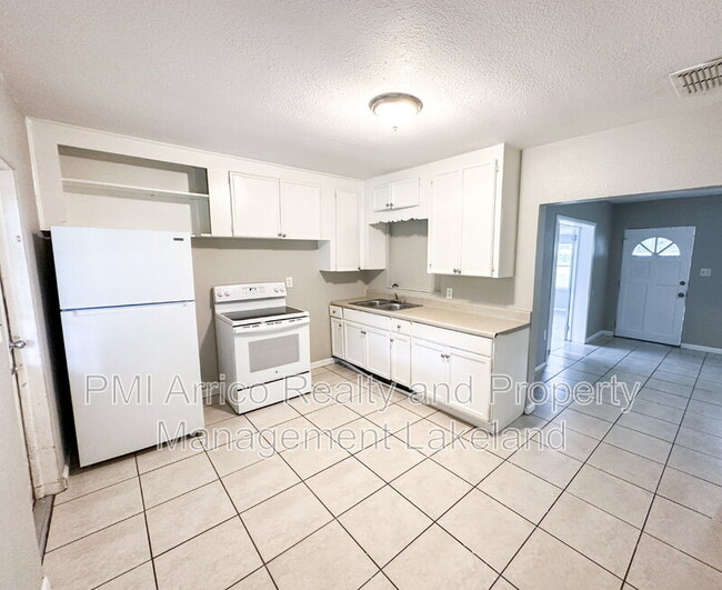 Building Photo - 1595 28th St NW