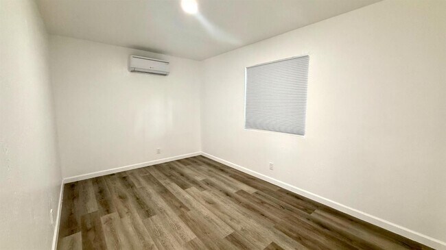 Building Photo - 10851 Hamill St