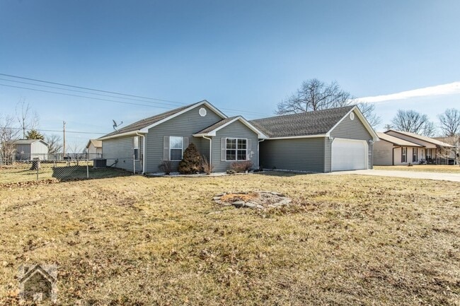 Building Photo - 105 Shara Dr