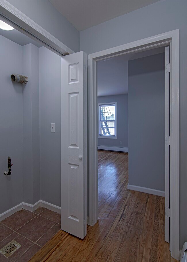 Building Photo - 79 Columbia Ave