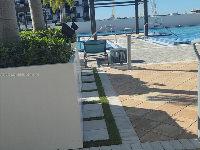 Building Photo - 5350 NW 84th Ave