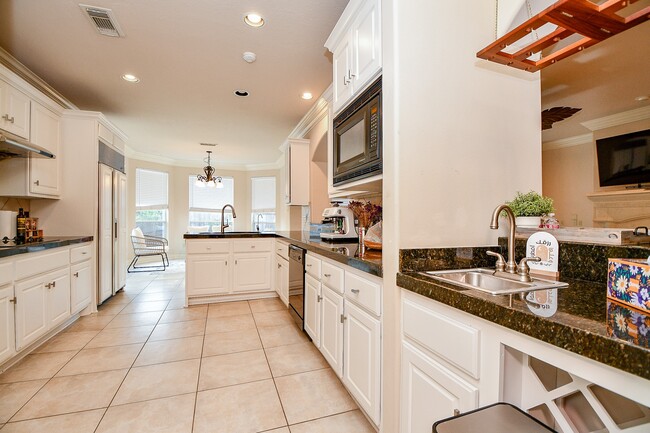 Building Photo - 14206 Jade Cove Dr