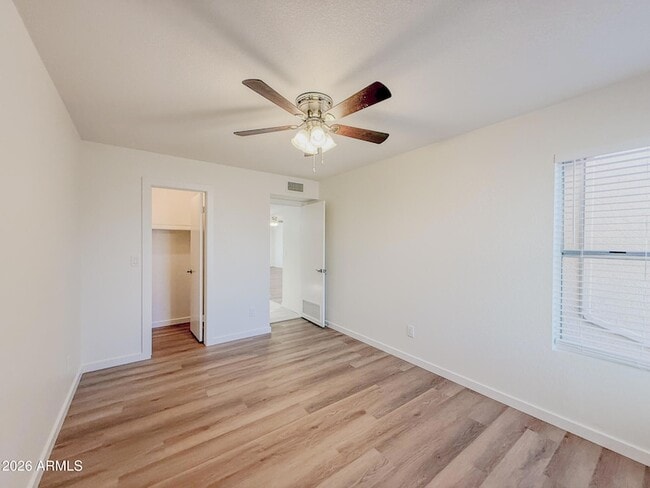 Building Photo - 2533 E Wagoner Rd