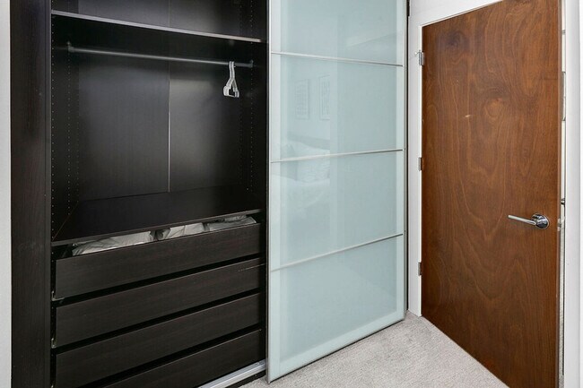 Building Photo - 1106 12th Ave