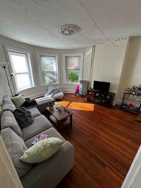 Building Photo - 96 Calumet St