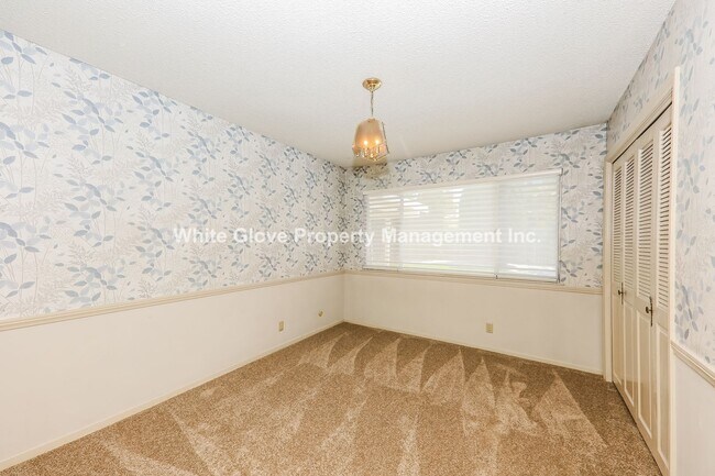 Building Photo - 4 Bedroom Pool Home in Raymond Hills Neigh...