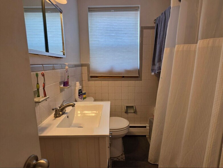 Building Photo - 412 N Wayne Ave