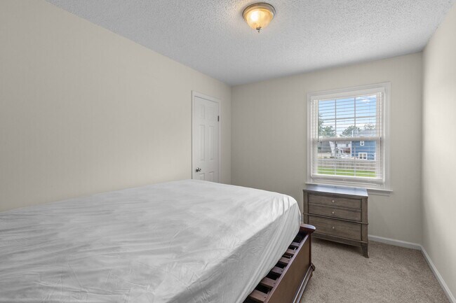 Building Photo - 1315 Copper Stone Cir