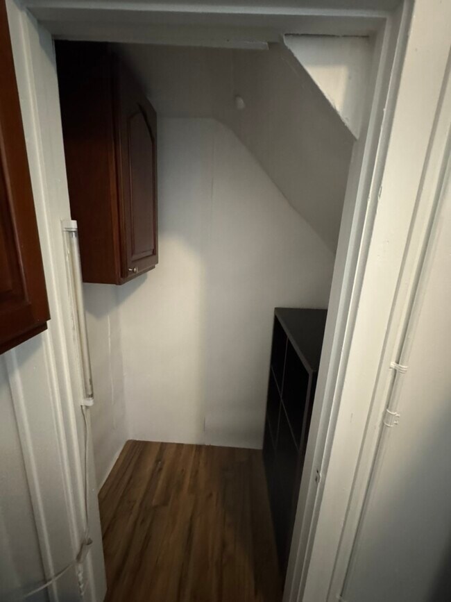 Building Photo - 1114 N High St