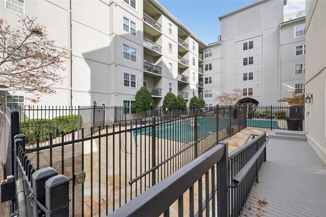 Building Photo - 1075 Peachtree Walk NE