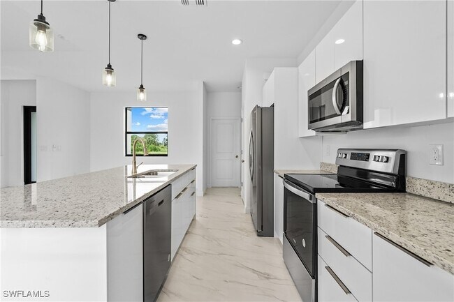 Building Photo - 933 Gleason St