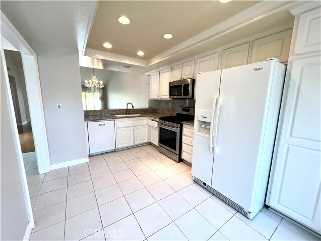 Building Photo - 15 Creekwood