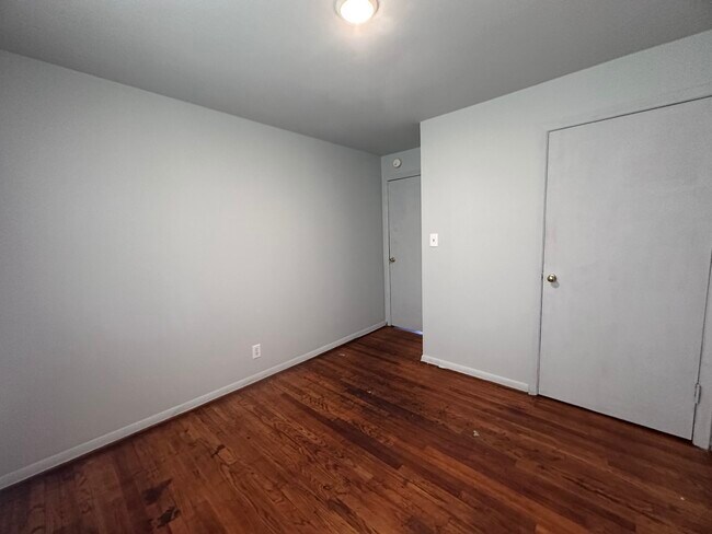 Building Photo - 101 Virginia-N