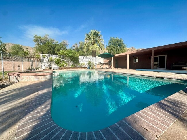Building Photo - COMING SOON! AMAZING 3 Bedroom 3 Bathroom ...