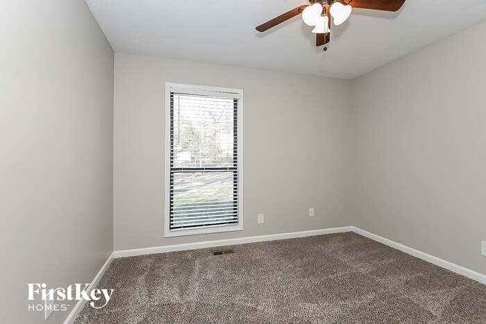 Building Photo - 440 Julie Anne Way