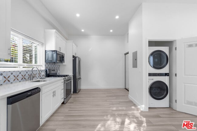 Building Photo - 12233 Killion St