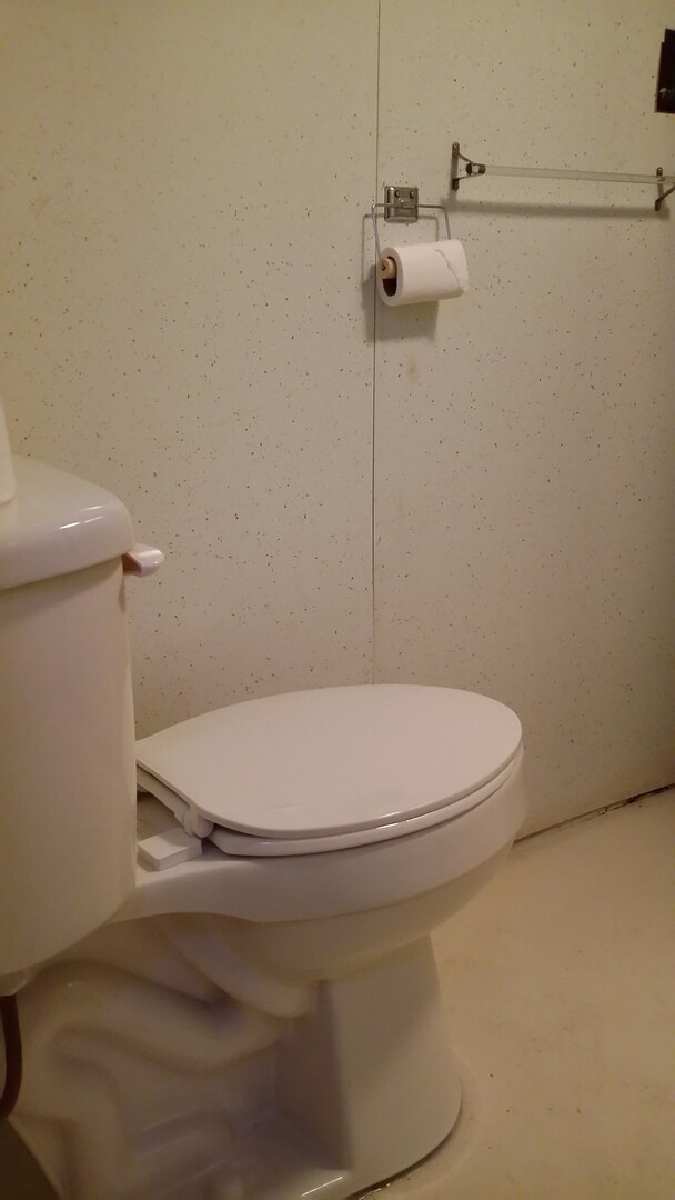 Building Photo - Occupied, do not disturb tenants. Barge-Chestnut Historic District Craftsman 2br 2ba home, with a...