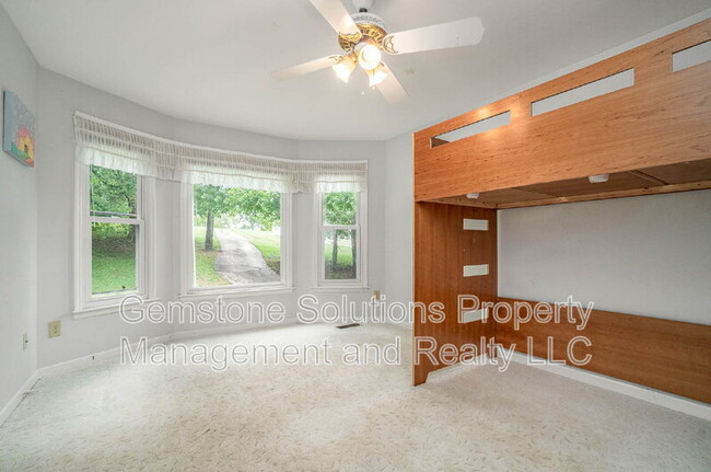 Building Photo - 4446 Pratt Ln