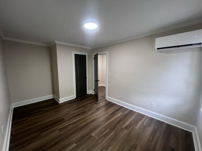 Building Photo - 104 Dukeland Dr