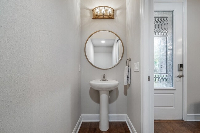 Building Photo - 10238 Blossom Trail