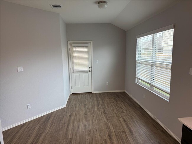Building Photo - 100 Granville Ct