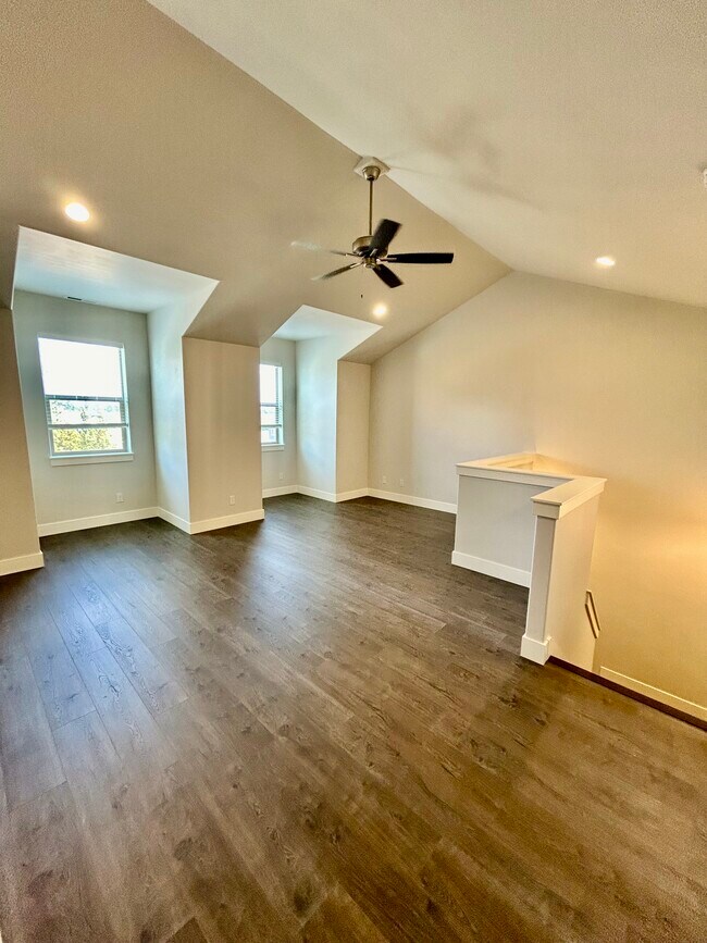 Building Photo - 61507 White Tail St