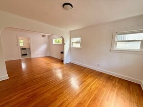 Building Photo - 2471 W Ave 32