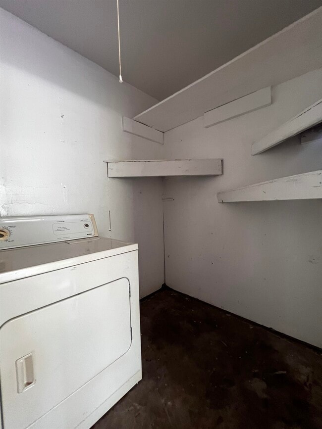 Building Photo - 3515 Falcon Dr