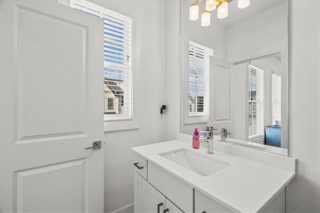 Building Photo - 5862 Westin Rd