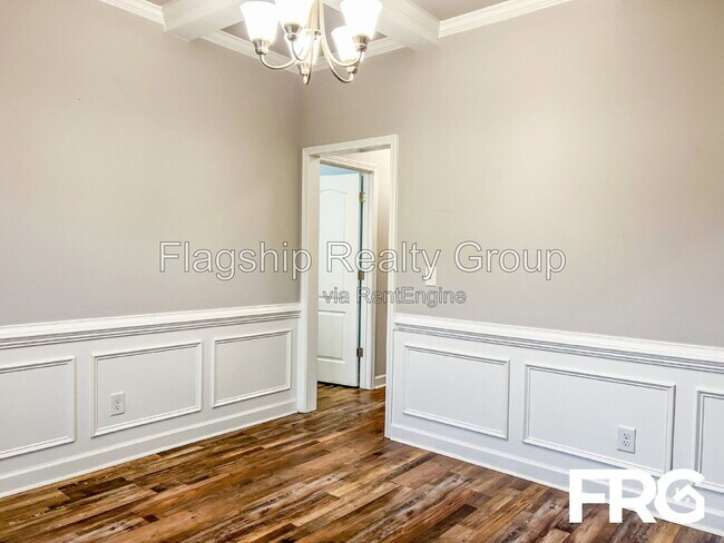 Building Photo - 491 Fallingbrook Dr