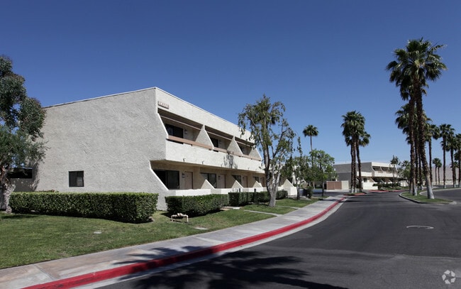 Primary Photo - Villa Mirage I & II