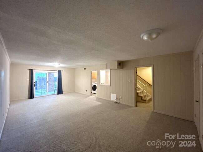 Building Photo - 6740 Constitution Ln