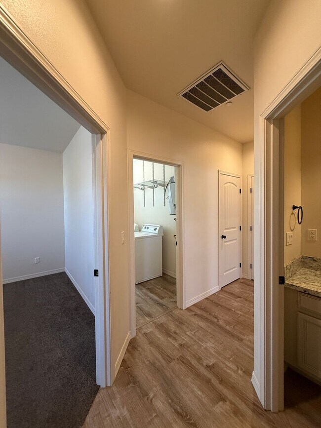 Building Photo - 4823/4825 Barbera St
