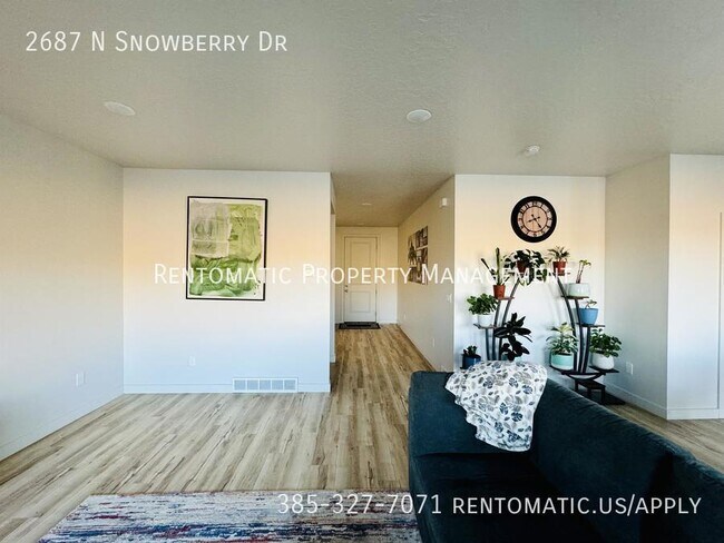 Building Photo - 2687 N Snowberry Dr