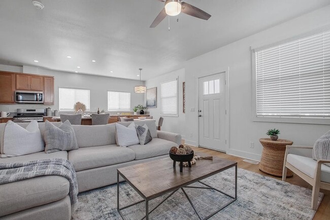 Building Photo - 17 Dart St