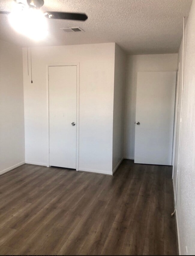 Building Photo - 6456 Kentwick Dr